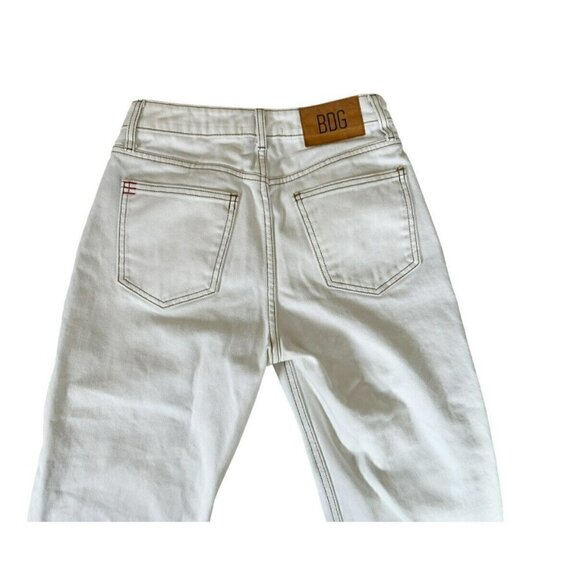 Urban Outfitters BDG High-Rise Mom Jeans in Ecru Distressed Women's Sz 26 - Picture 10 of 12